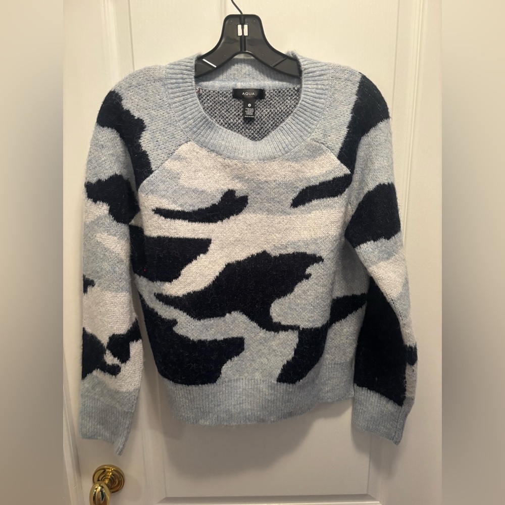 Aqua Blue Camo sweater size small